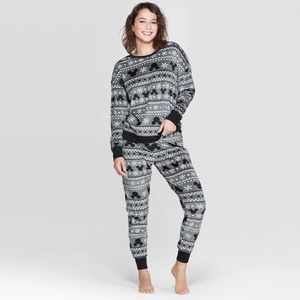 Women’s Disney pajama set